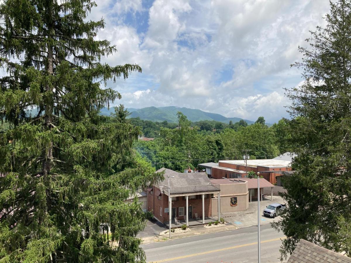 Stonebrook Lodge Bryson City Exterior photo